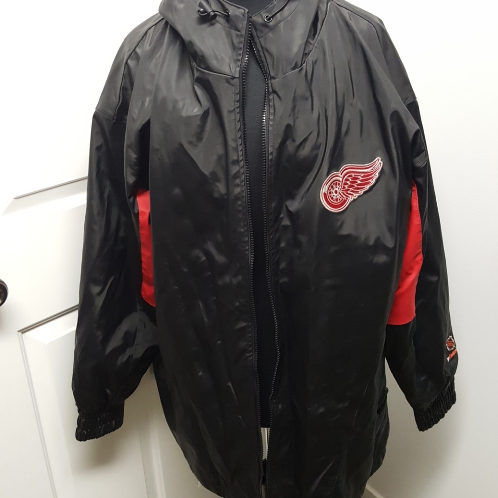 Men's Large The Coolest Game NHL Red Wings Coat